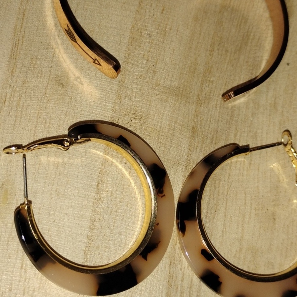 Hoop Earrings and Bracelet Combo - Picture 4 of 7